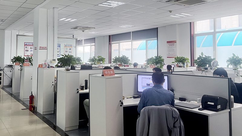 针对以上痛点，小工厂在选择软硬件批发厂家时，应关注以下关键因素：